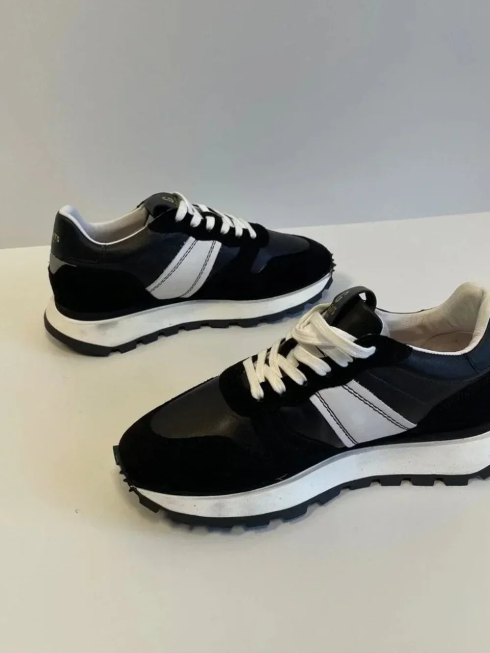 NWOT Greats Greenpoint Runners Black - sz 8.5 Womens